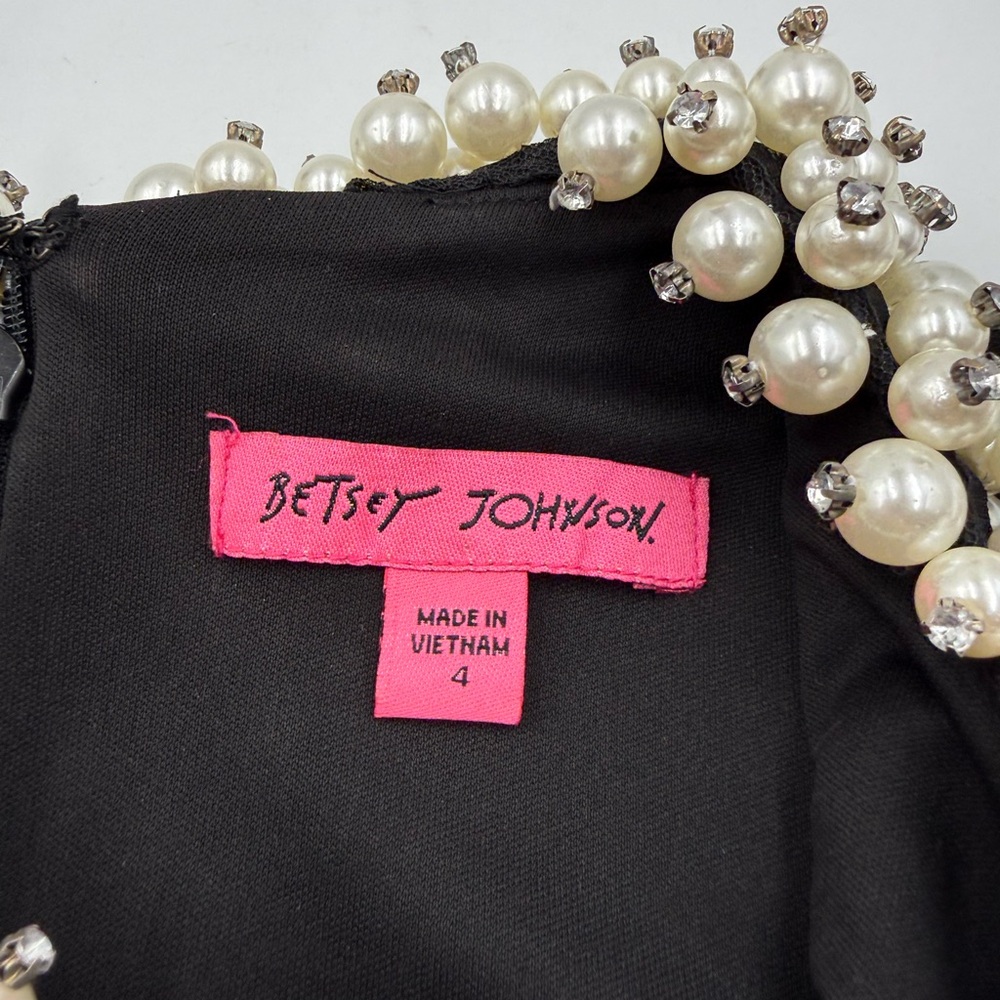 BETSEY JOHNSON Embellished Pearl Cluster Beaded Collar Shift Dress - Picture 6 of 9